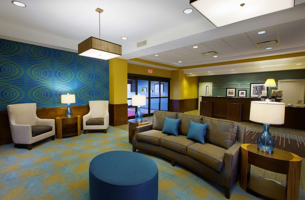 Hampton Inn & Suites Burlington NC 44/66