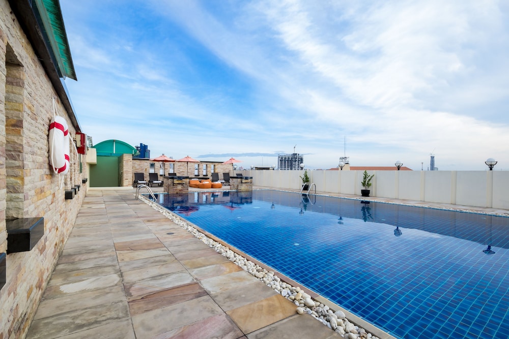 Nova Suites 66/71