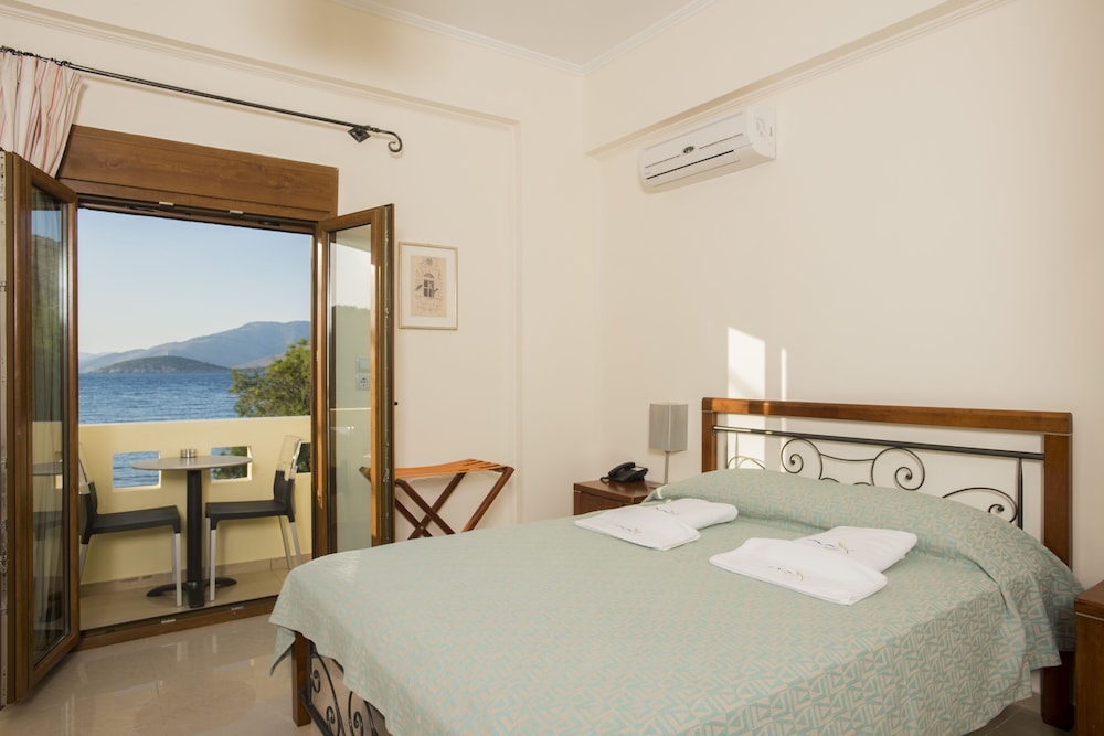 غرفة قياسية بسريرين منفصلين بإطلالة على البحر، Almiriki Chios Rooms & Apartments 3/4