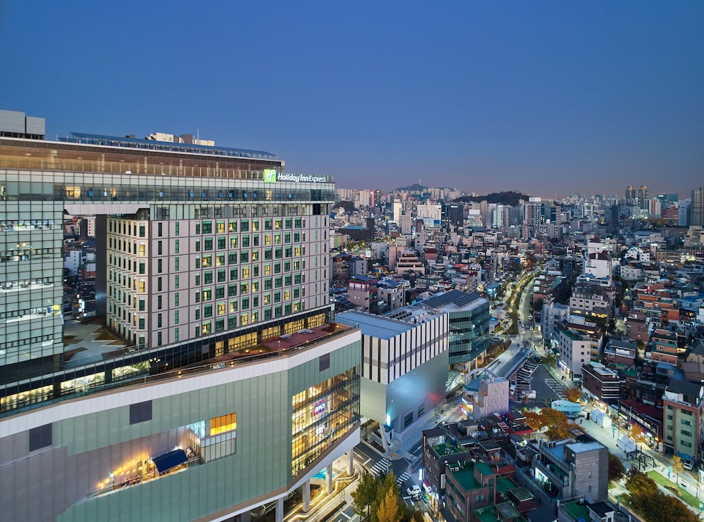 Holiday Inn Express Seoul Hongdae 1/74