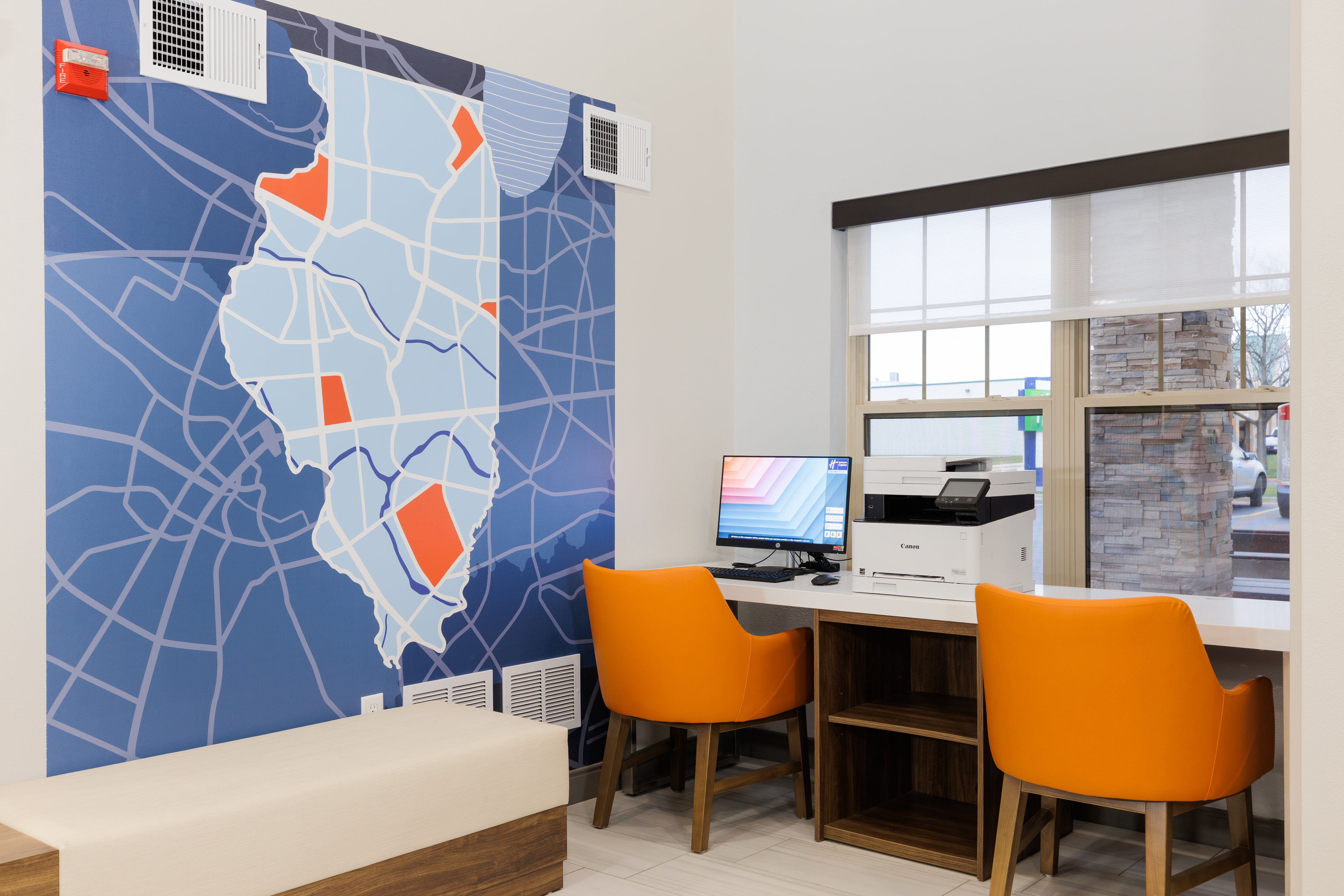Holiday Inn Express & Suites Zion By IHG 38/43