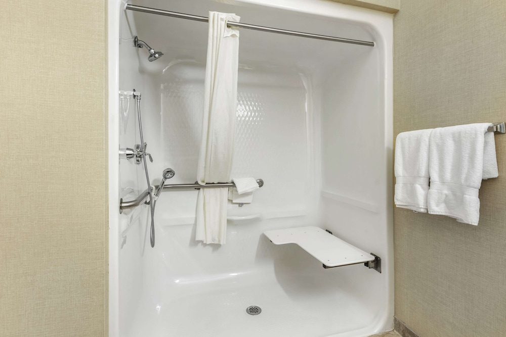 Comfort Inn Powell - Knoxville North 8/40