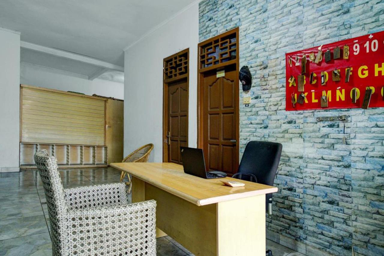 Lobby at Hotel O near Urip Sumoharjo Hospital formerly Yasmine Guesthouse Syariah, BANDAR LAMPUNG