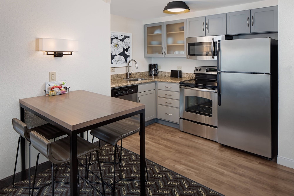Residence Inn Boston Dedham 16/25