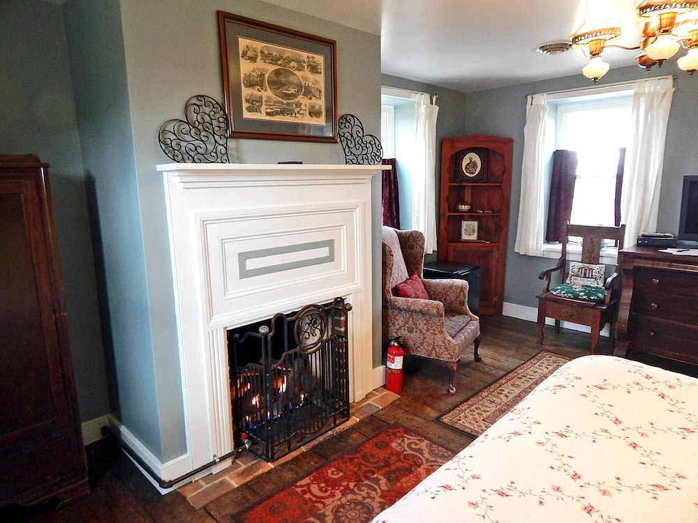 Battlefield Bed &amp; Breakfast Inn 56/76
