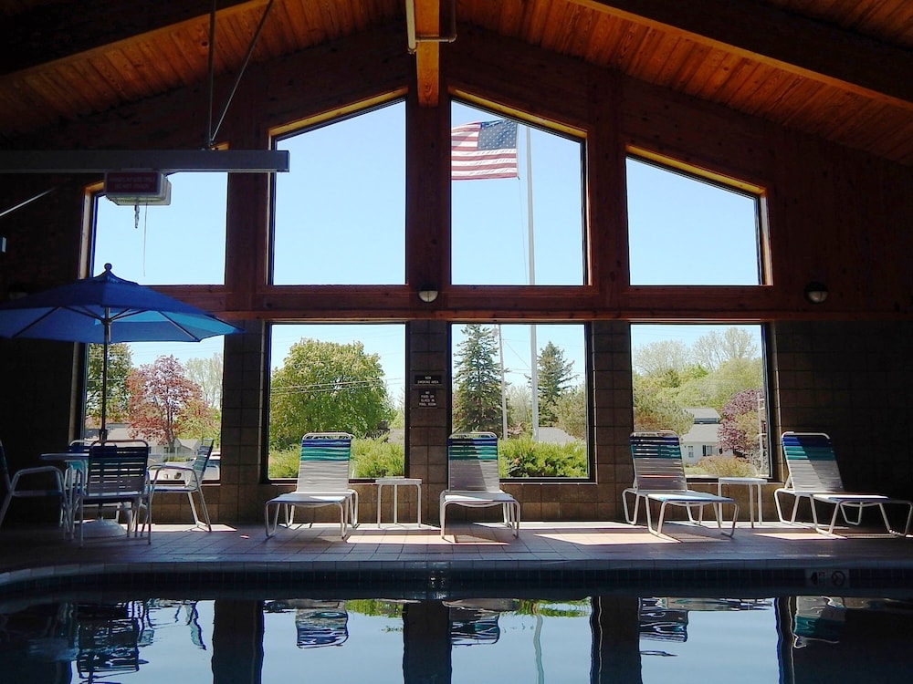 Americinn By Wyndham Sturgeon Bay 2/16