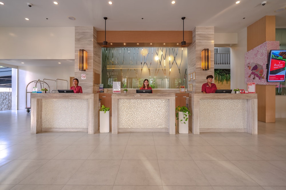 Ramada By Wyndham Phuket Deevana 9/70
