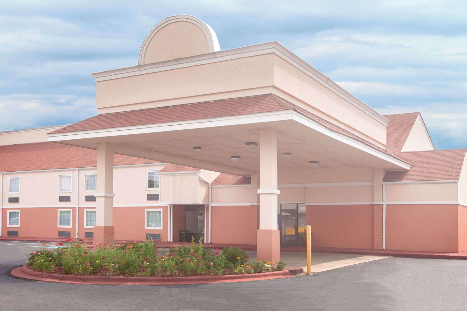 Days Inn By Wyndham Alma 1/19