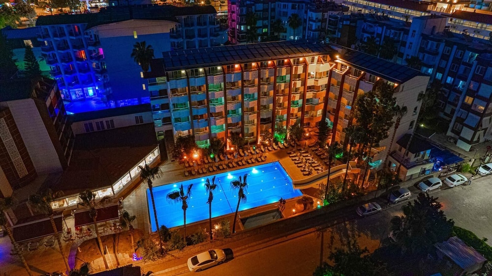 CLUB TESS HOTEL 3/47