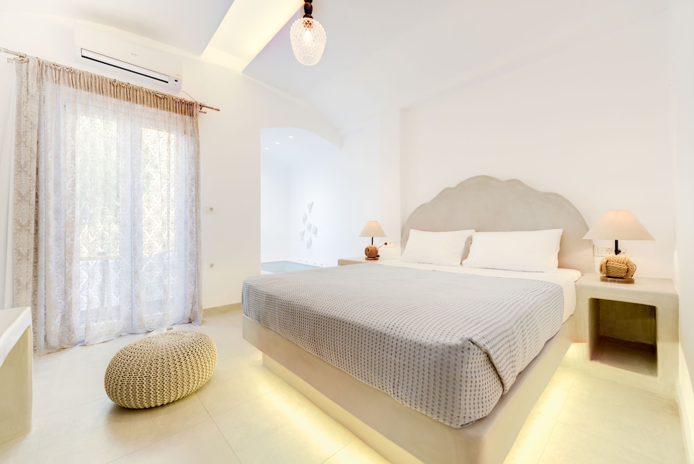 SUITE, INDOOR JETTED TUB