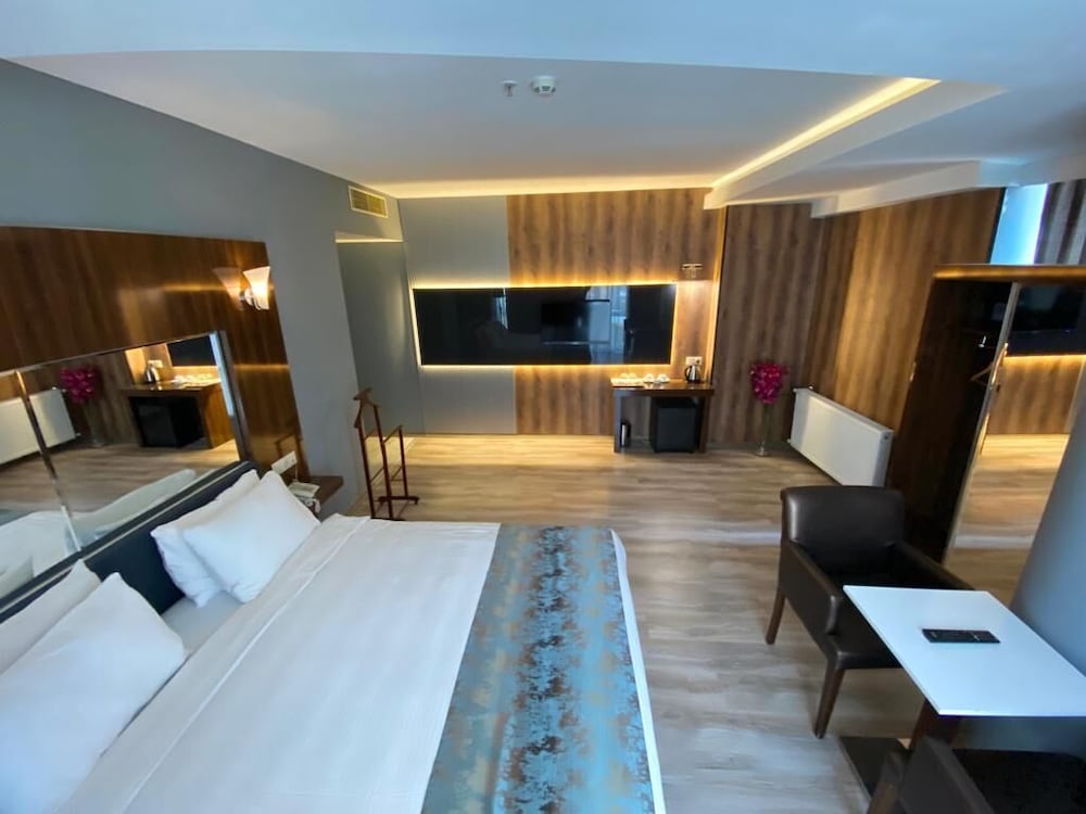 Yucel Hotel 9/50