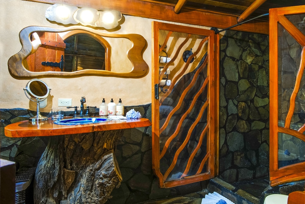The Peace Lodge At La Paz Waterfall Gardens 14/63