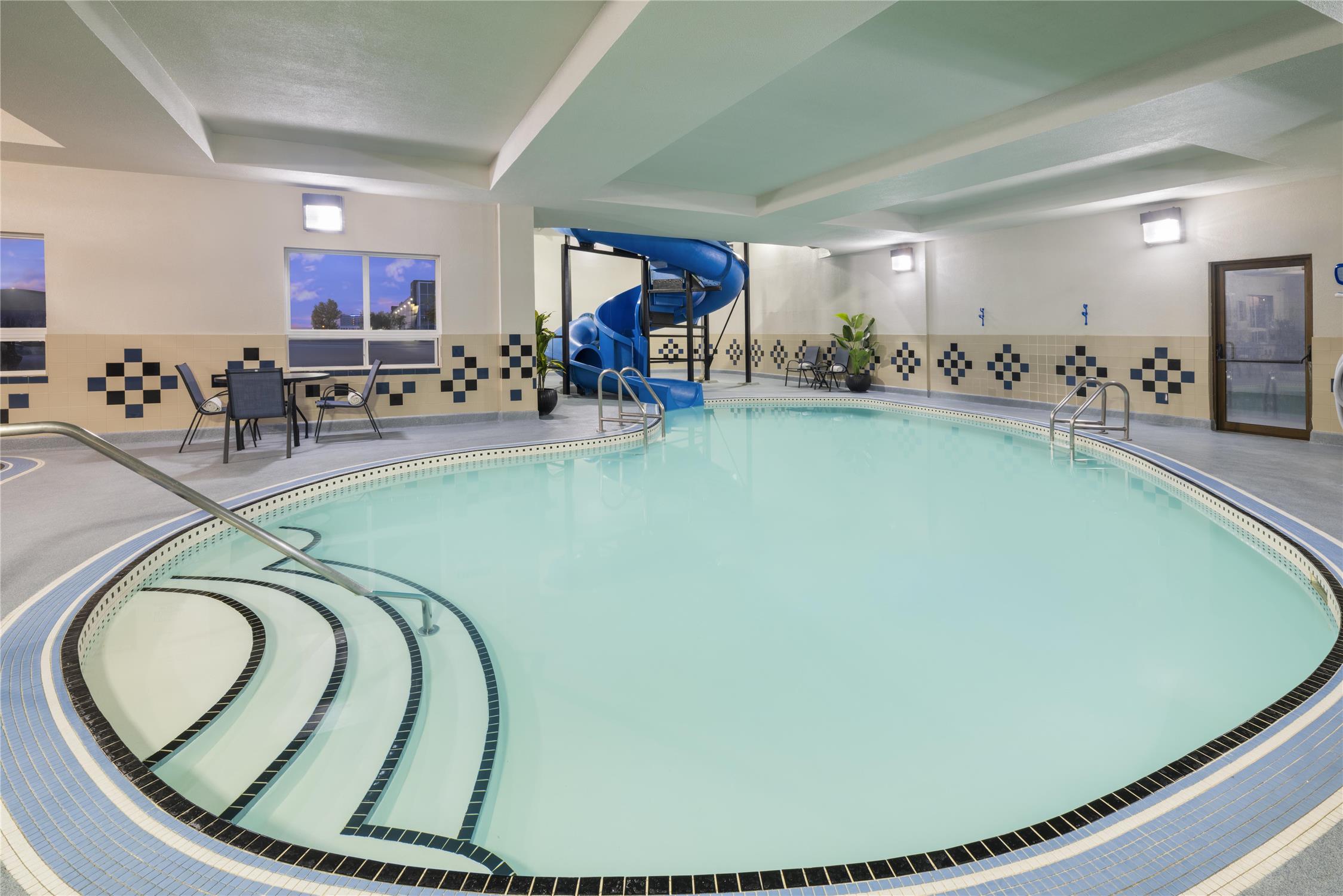 Best Western Premier Freeport Inn Calgary Airport 19/54
