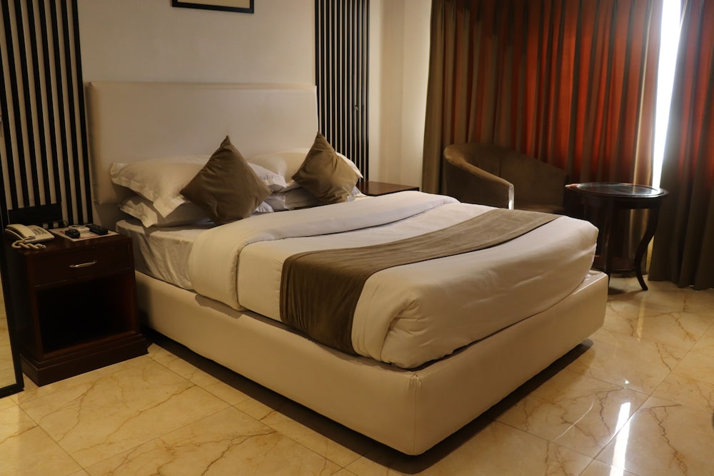 Nirulas Hotel 14/50