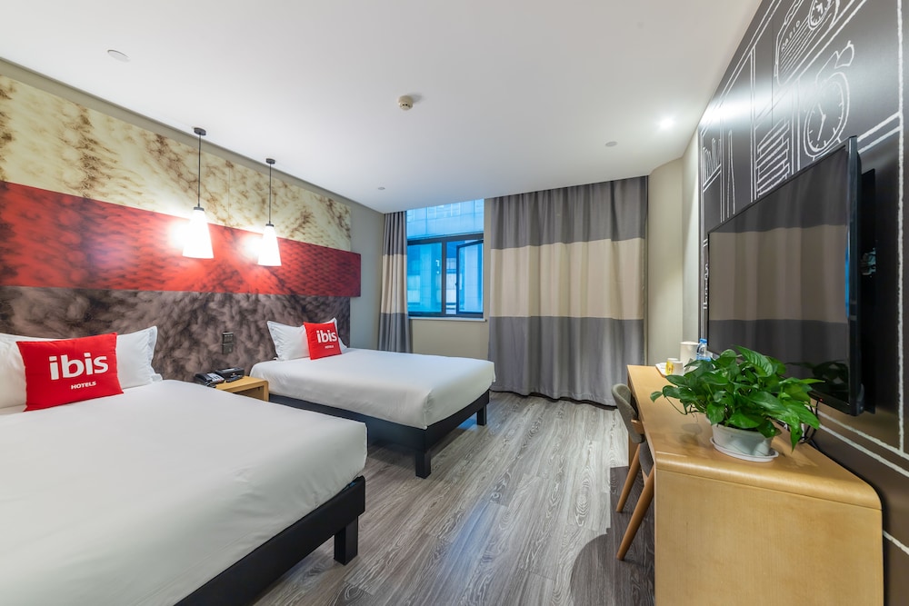 Ibis Chongqing Jiefangbei Pedestrian Street Hotel 18/35