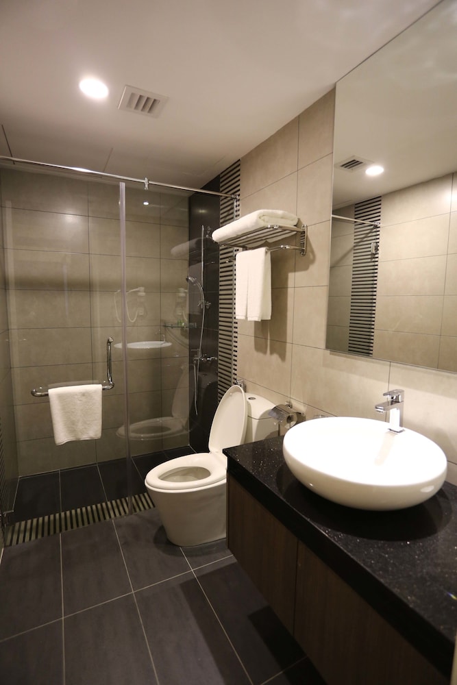 Nexus Regency Suites & Hotel 14/69