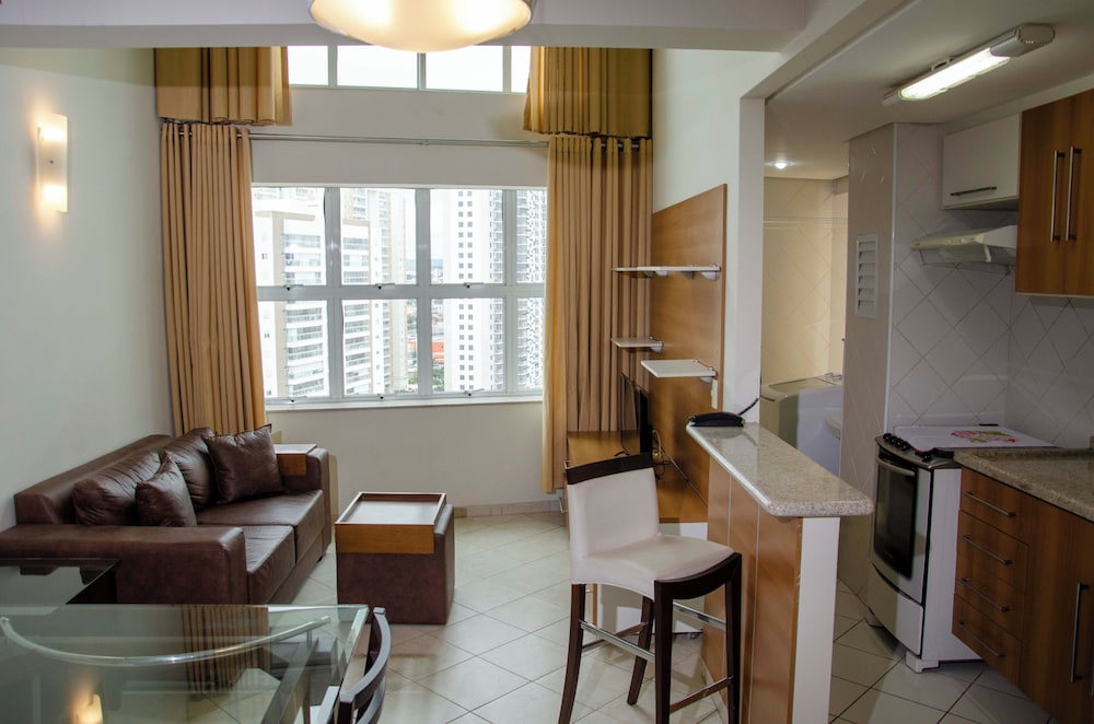 City Hall Flat & Hotel 33/50