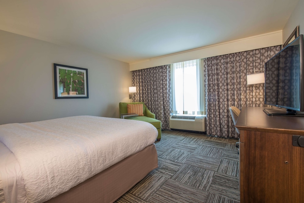 Hampton Inn Waynesboro, GA 12/42
