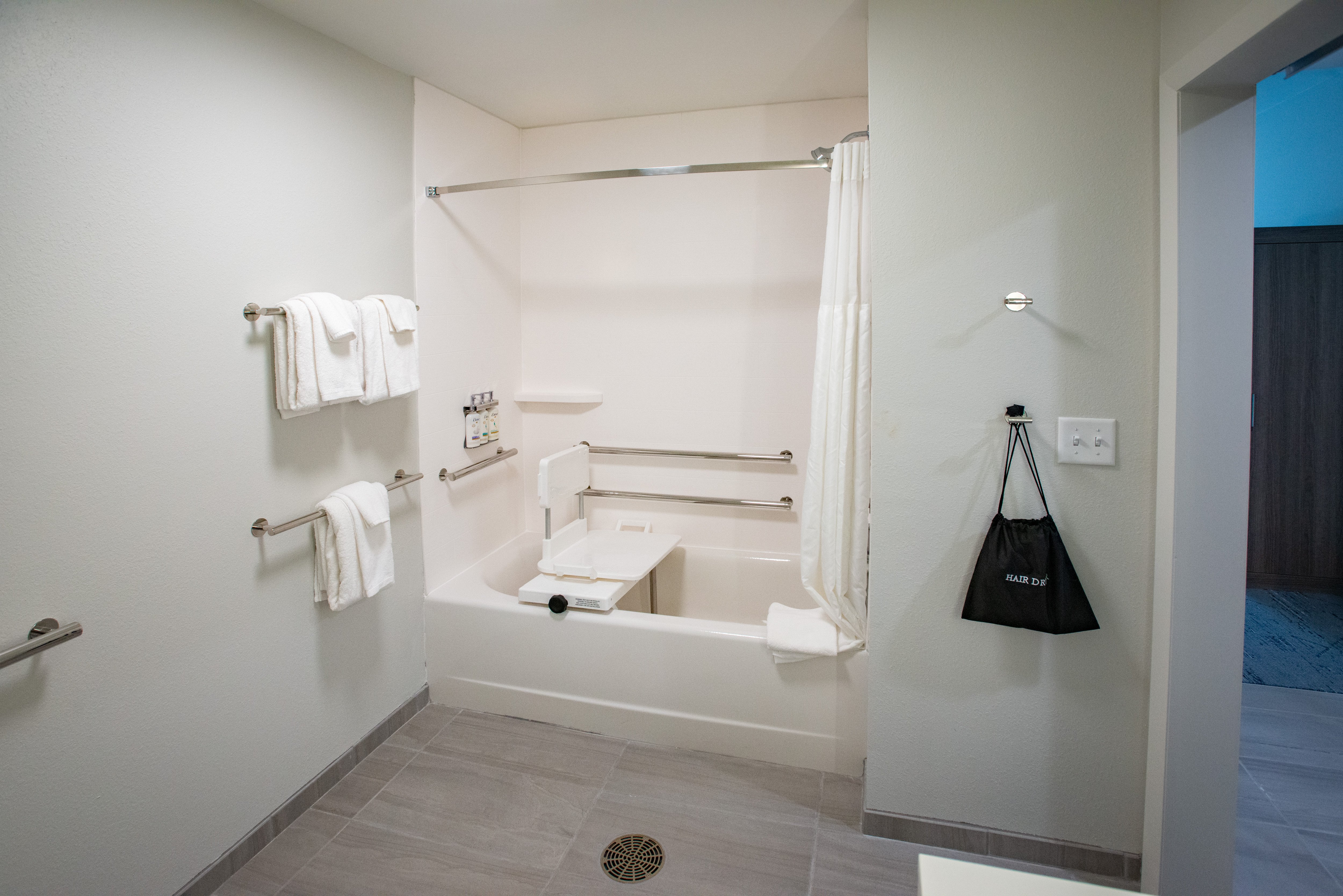 Holiday Inn Express & Suites Pensacola Airport North - I-10 28/28