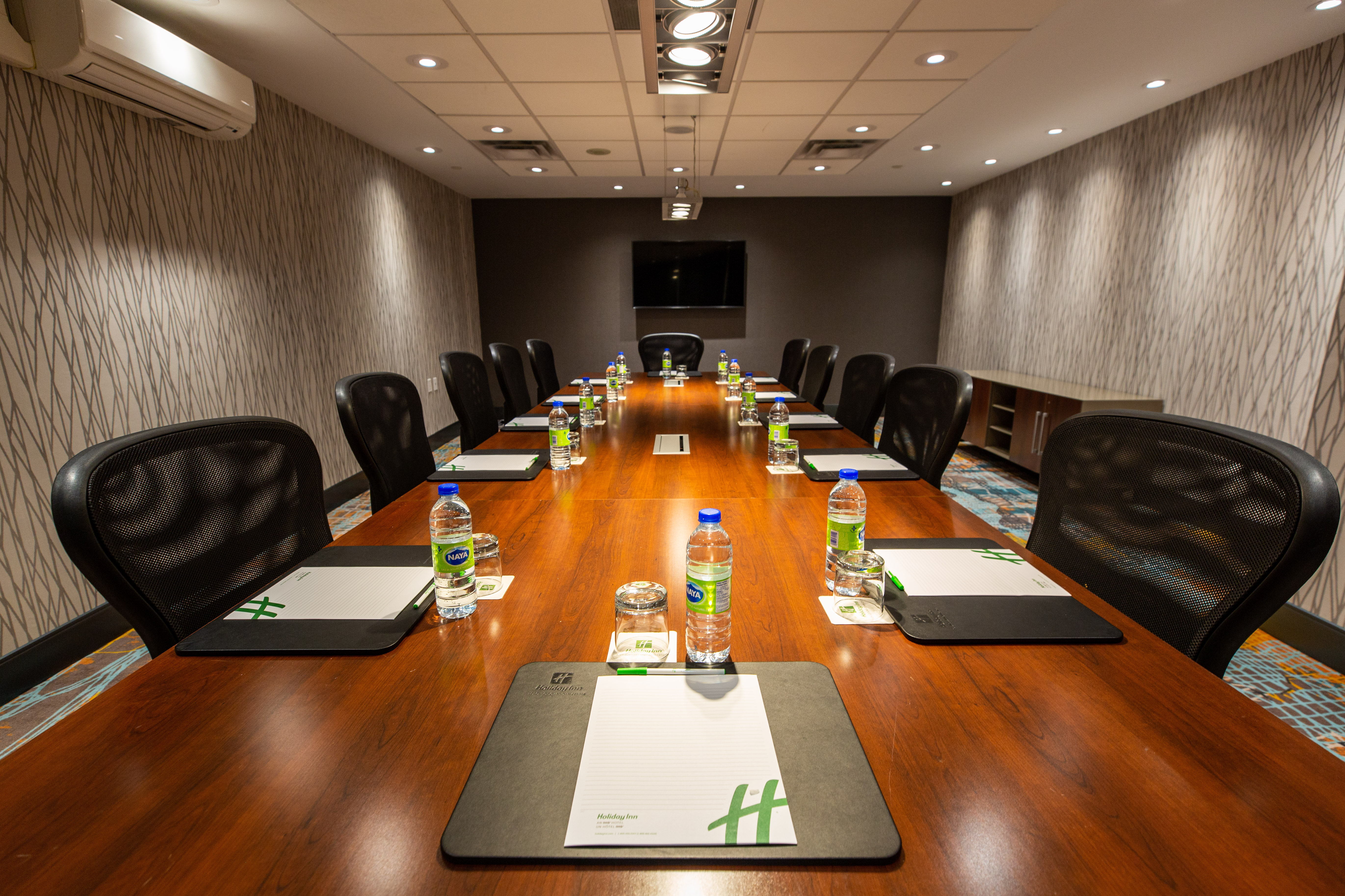 HOLIDAY INN TORONTO DOWNTOWN CENTRE 68/79