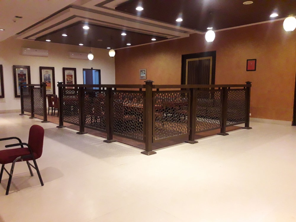 Cambay Grand 11/60