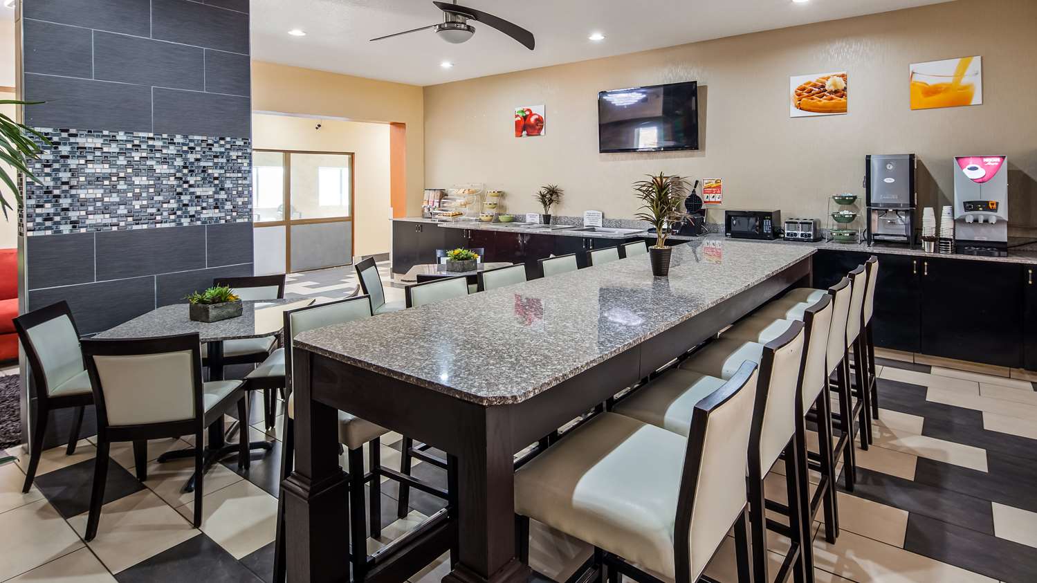 Red Lion Inn & Suites Blue Springs 9/12