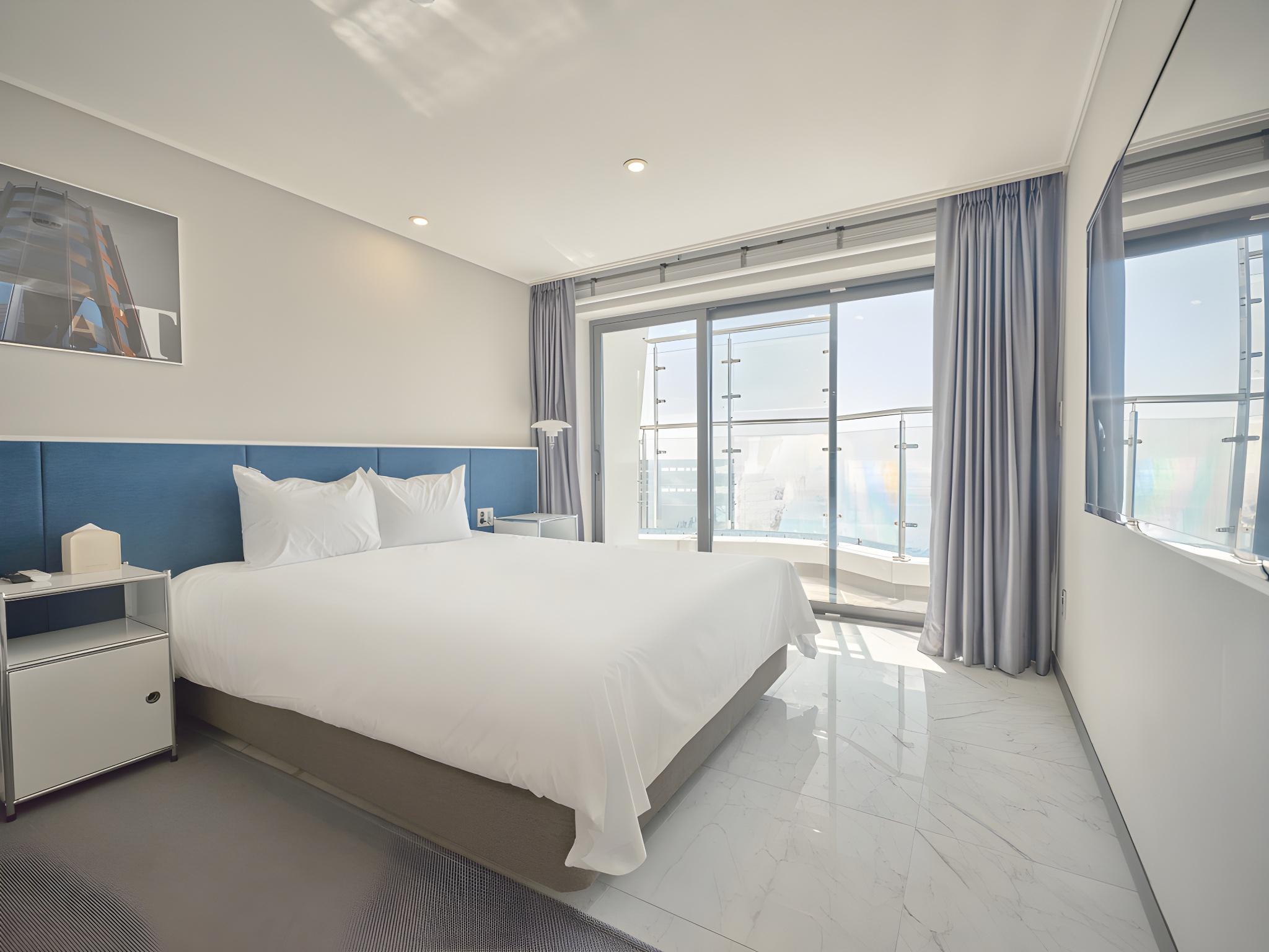 Superior, Double Bed, Partial Ocean View, No Parking