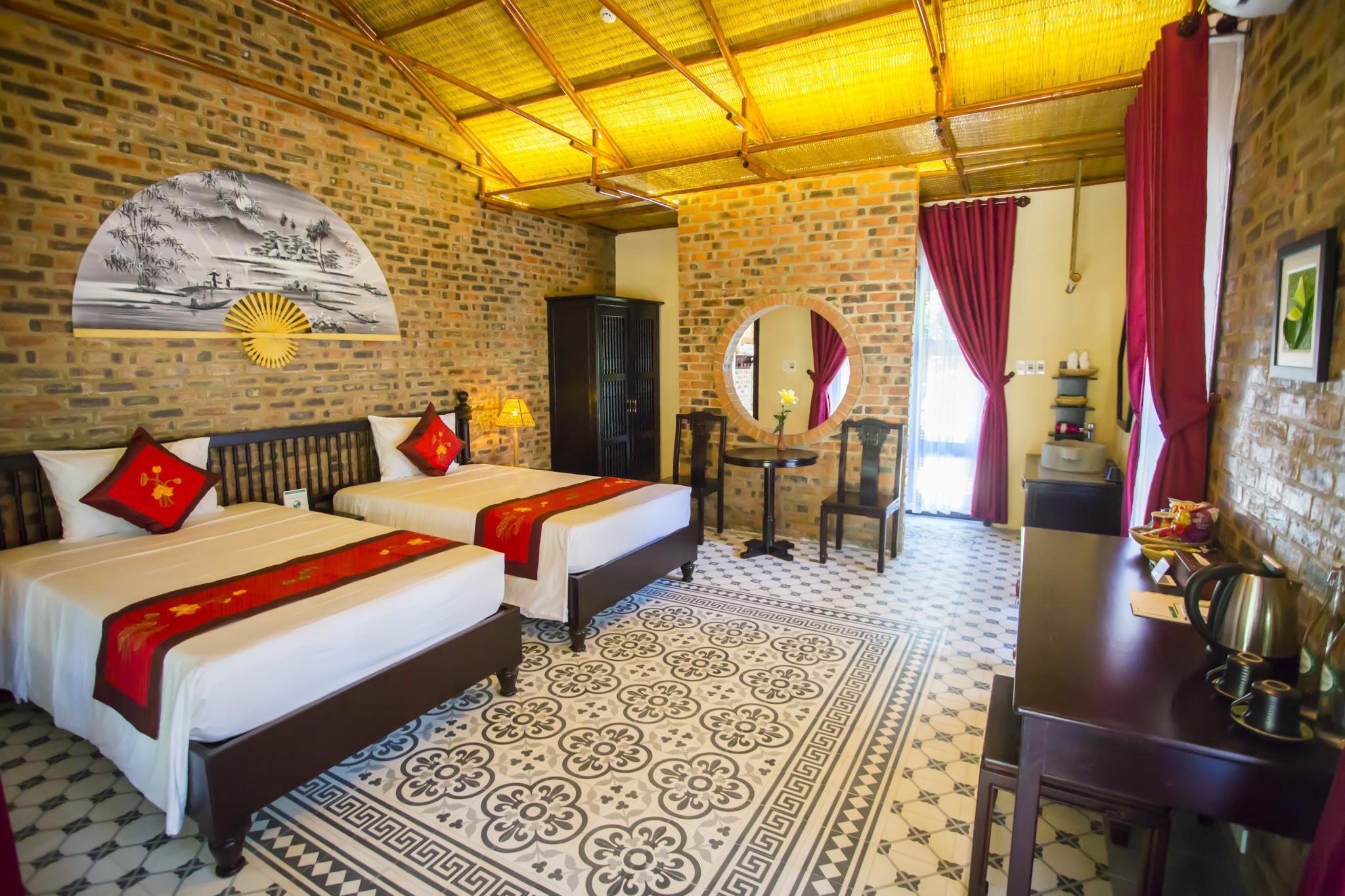 DELUXE, TWIN BEDS
