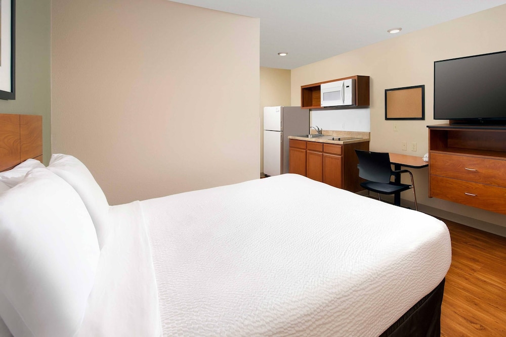 Woodspring Suites Chicago Romeoville 19/33