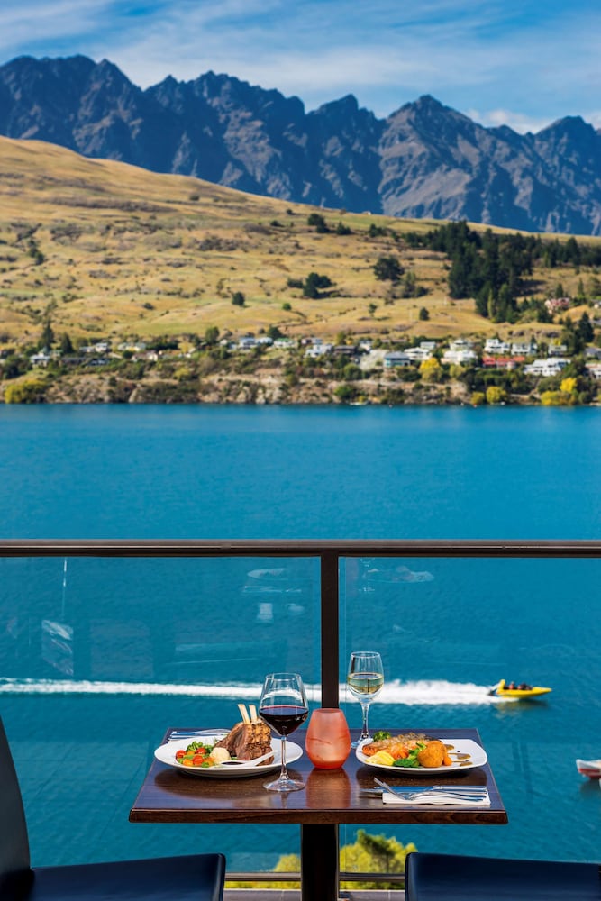 Avani Queenstown Hotel 34/56
