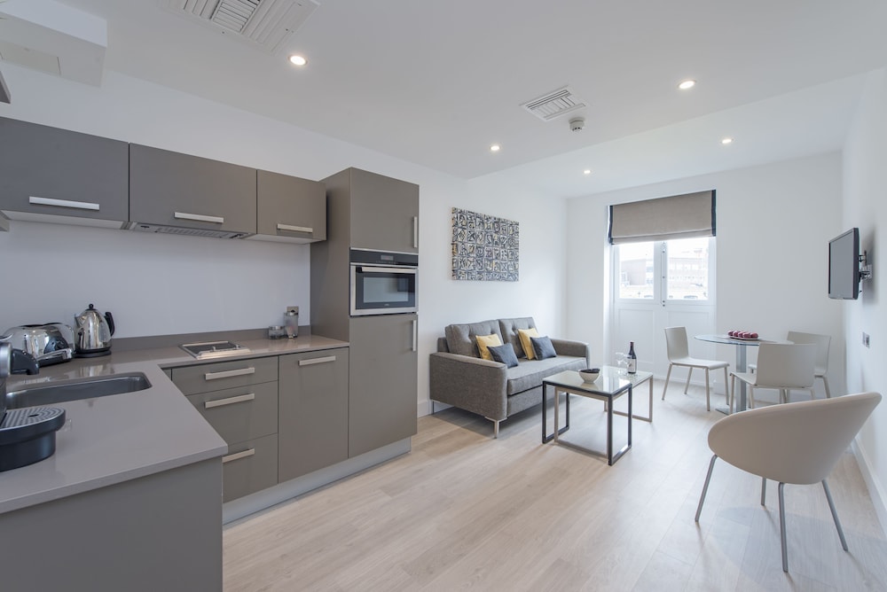 The Rosebery 37/41