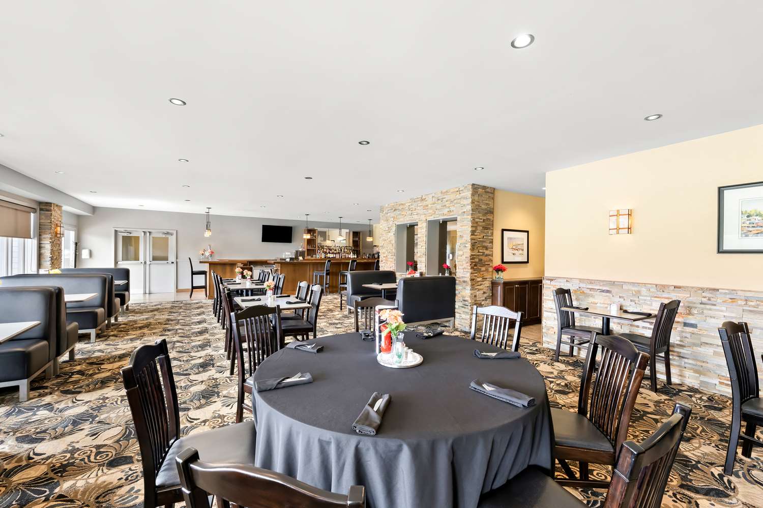 Best Western Plus Norwester Hotel and Conference Centre 15/35