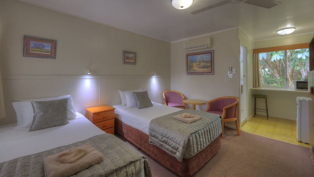 ATHERTON HINTERLAND MOTEL 18/40