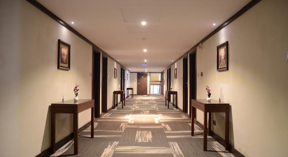 Cloud Hotel & Suites 5/37