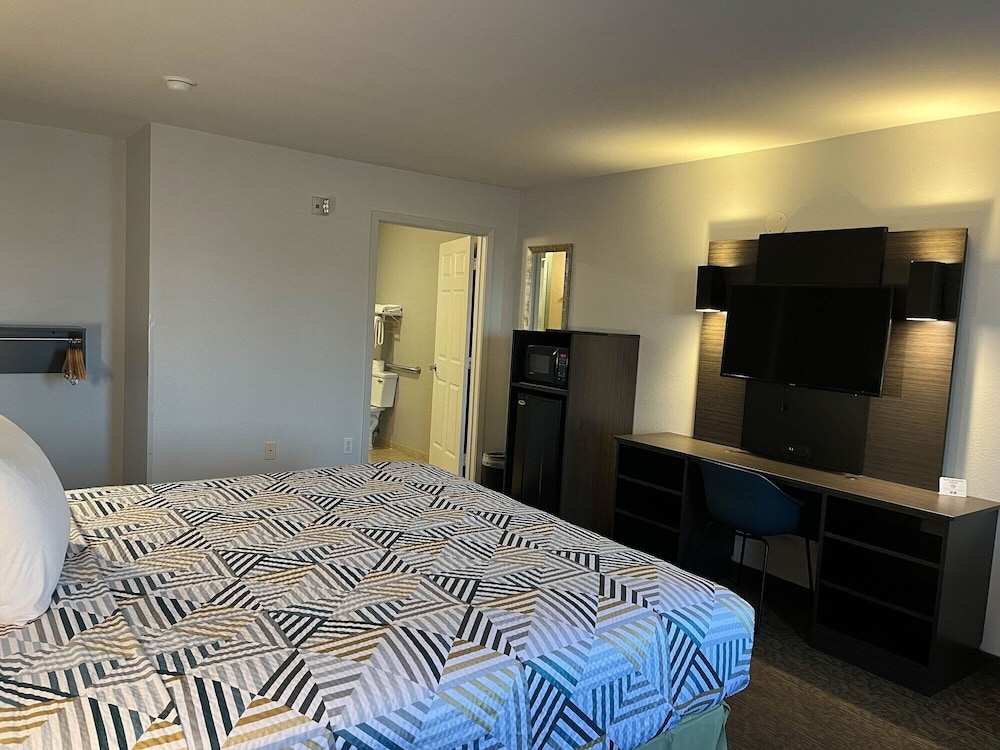 Motel6 Junction, TX - Llano River 21/60