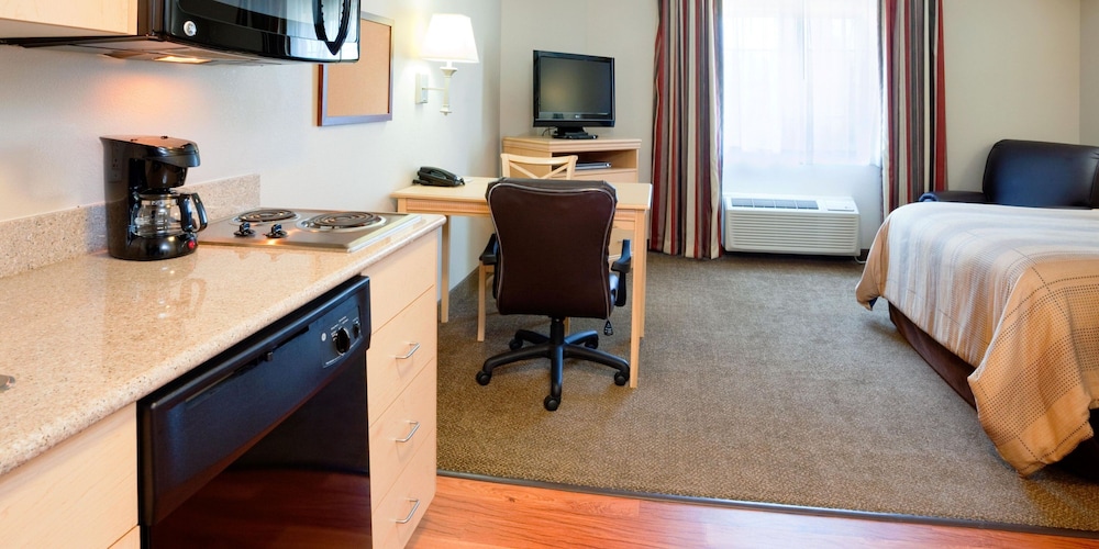 Candlewood Suites Jacksonville 34/72