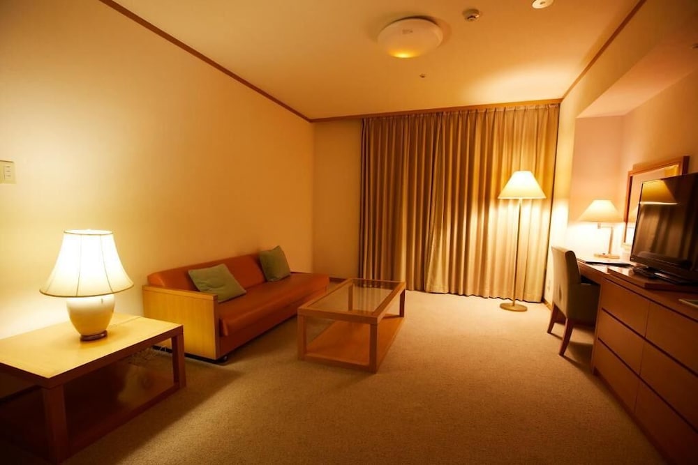 Kamogawa Country Club 33/50