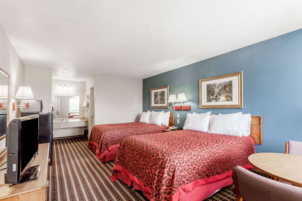 Days Inn by Wyndham Nashville North Opryland Area 15/21