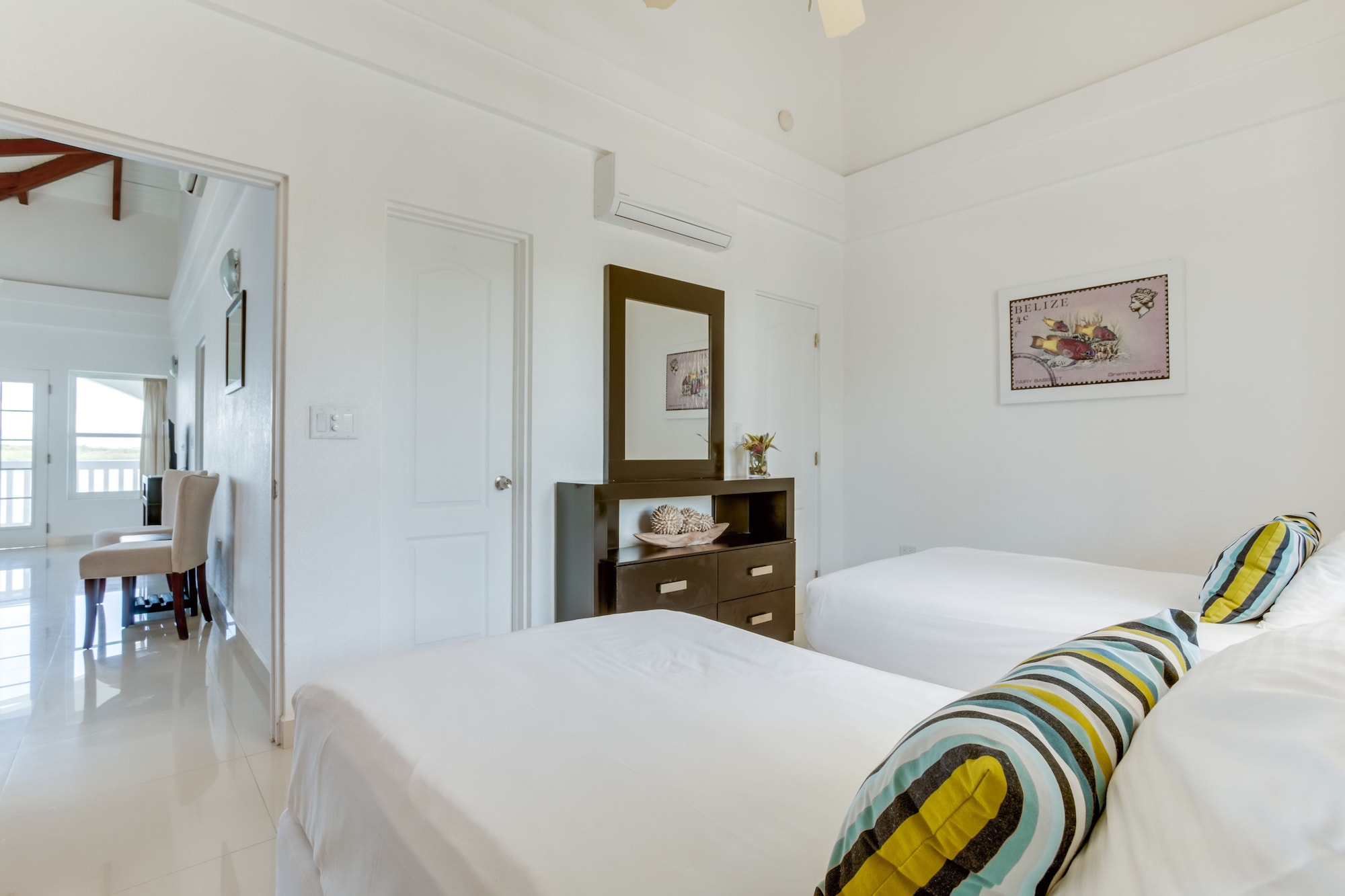 2 Bedrooms, Lagoon, Premier, 1 King and 2 Queen Beds, Bay View