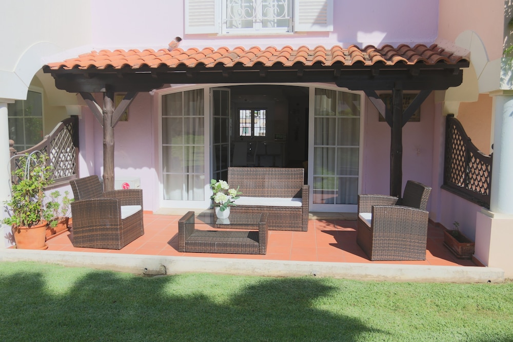 APARTAMENTOS THE OLD VILLAGE BY VILLAGE 4U 5/75