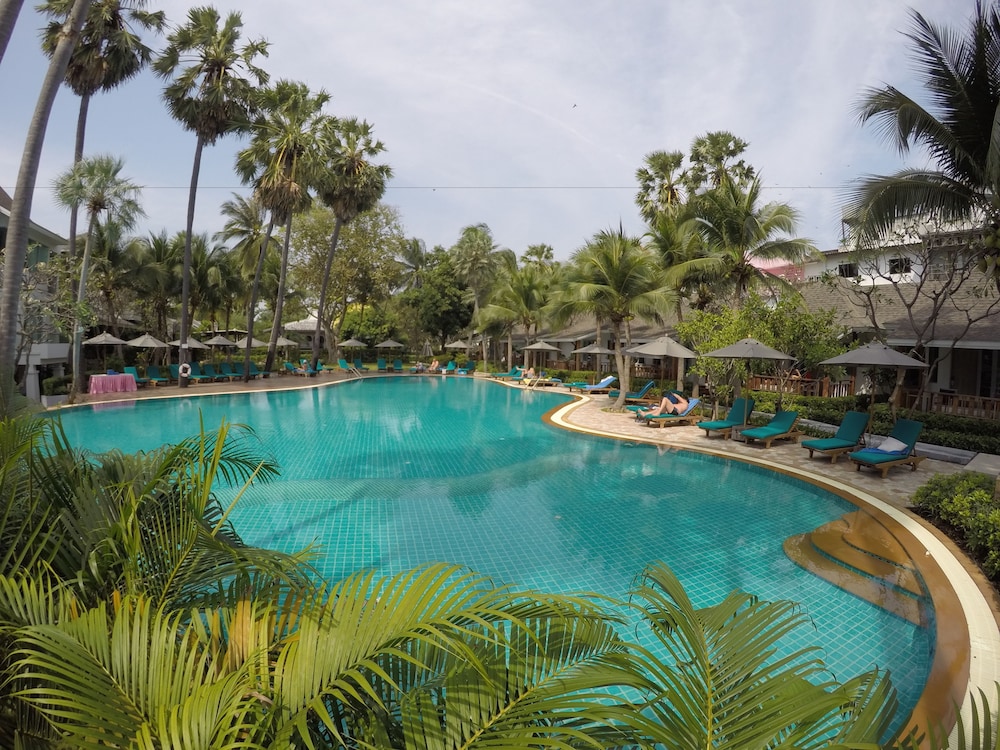 Bann Pantai Resort 65/69