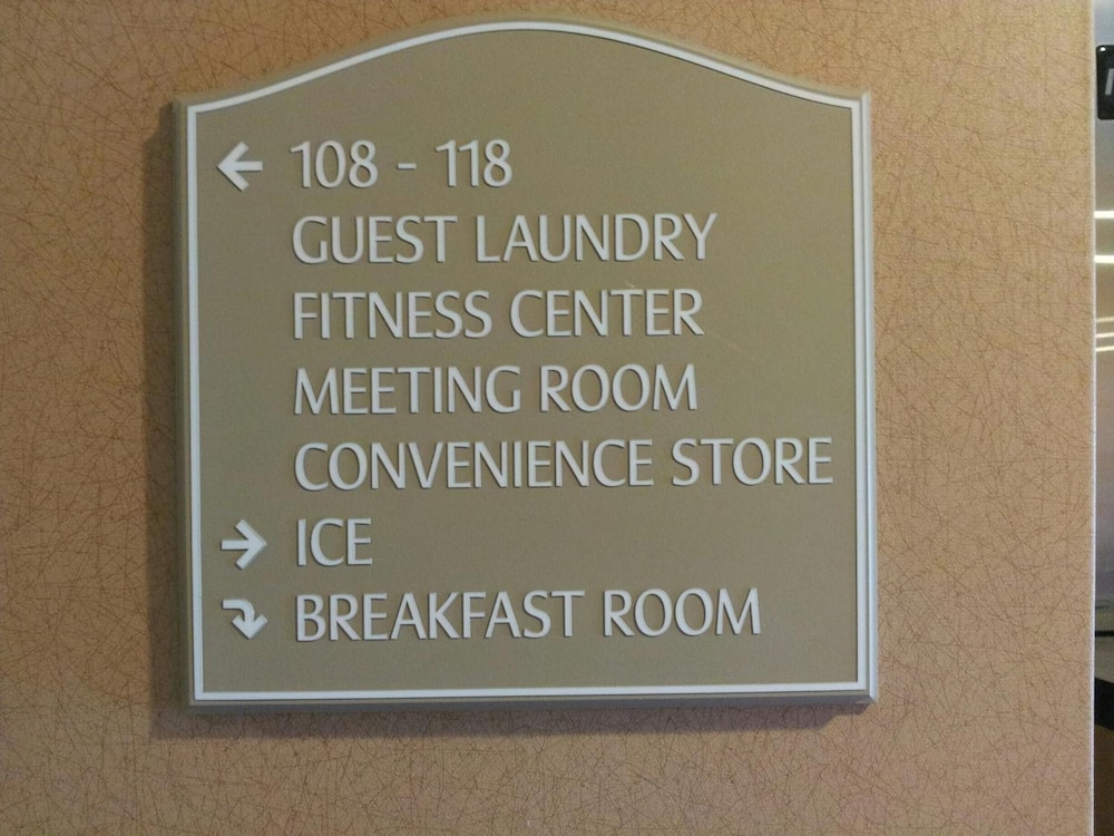 Cobblestone Inn &amp; Suites -- Hartington, NE 20/39