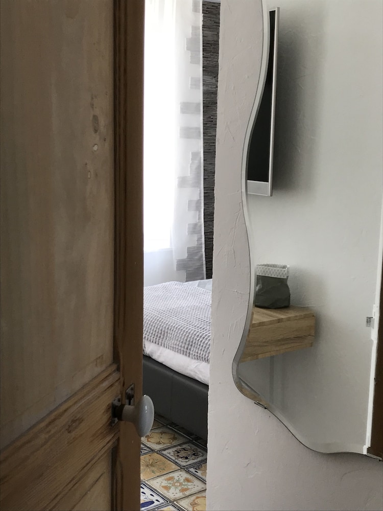 Le Numero 100 15/36