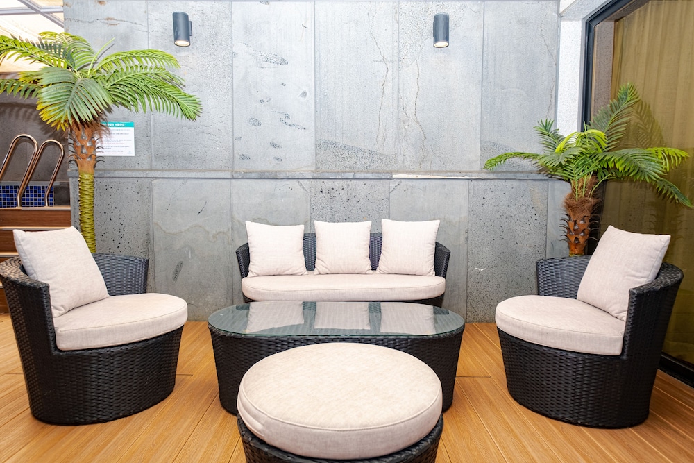 Dyne Oceano Hotel 57/75