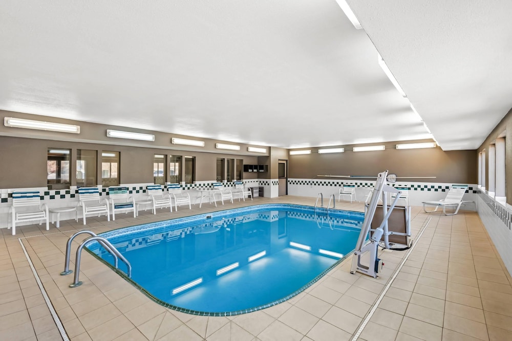 Quality Inn & Suites Des Moines Airport 22/50