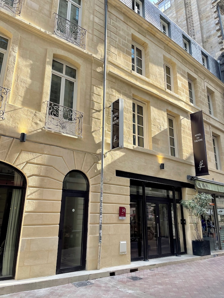 HOTEL DU THEATRE 4/52