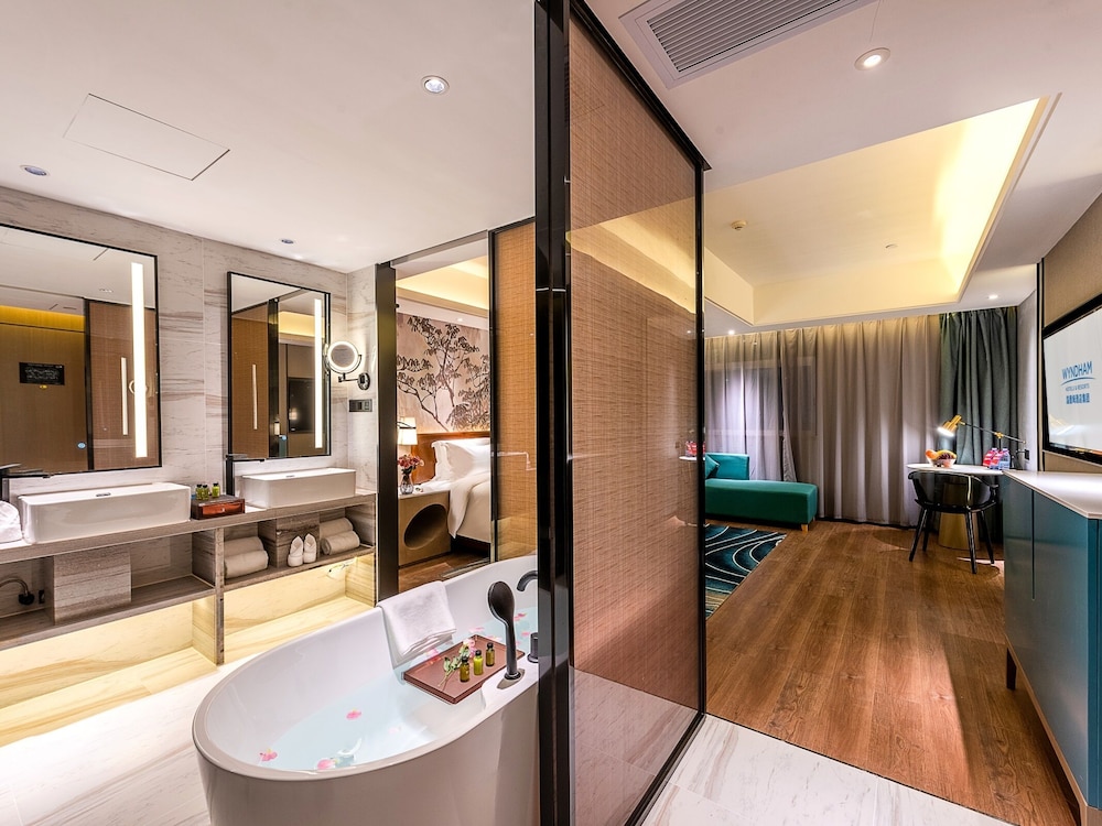 Ramada Encore by Wyndham Guangzhou Jiangnan West 56/60