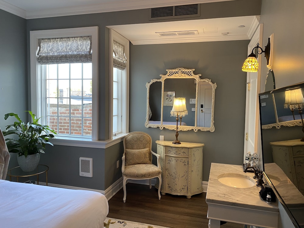 The Dutchess Inn and Spa at Beacon 36/50