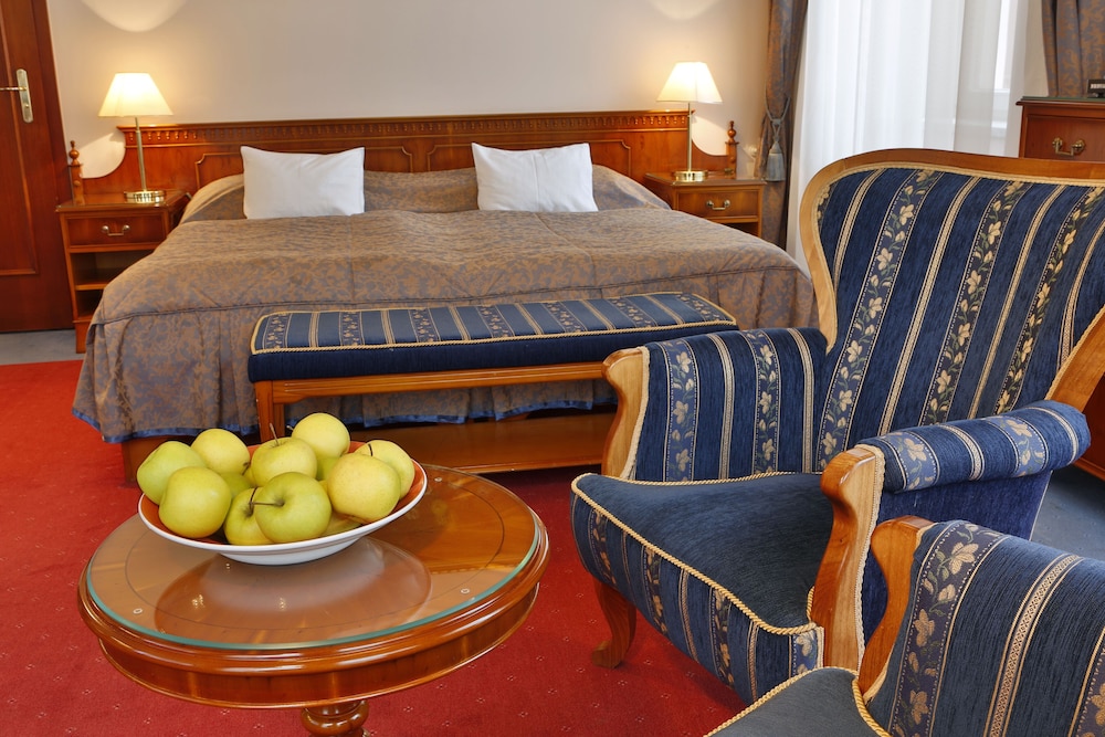 Hotel Kolonada 44/53