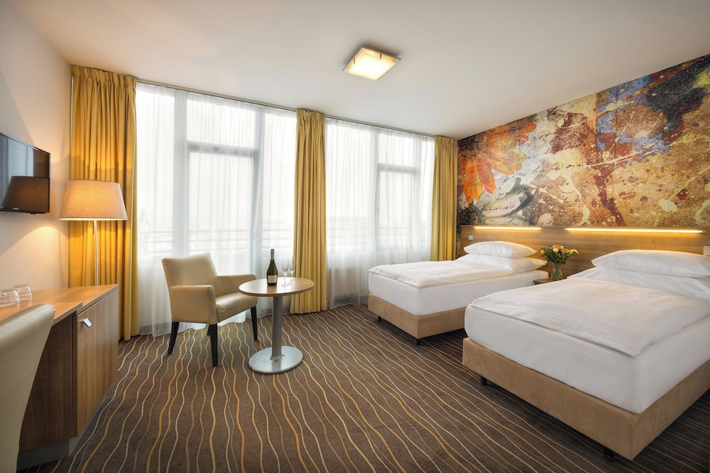 Akcent Hotel 33/67